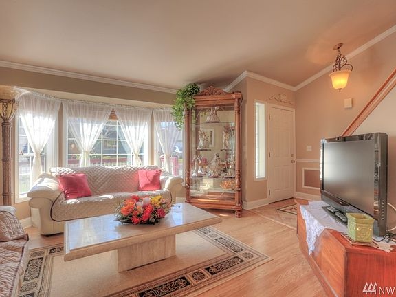 4th image of 9307 160th Street Ct E