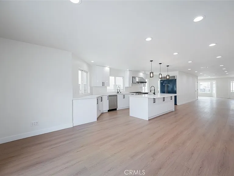 15147 Otsego St — Photo 19