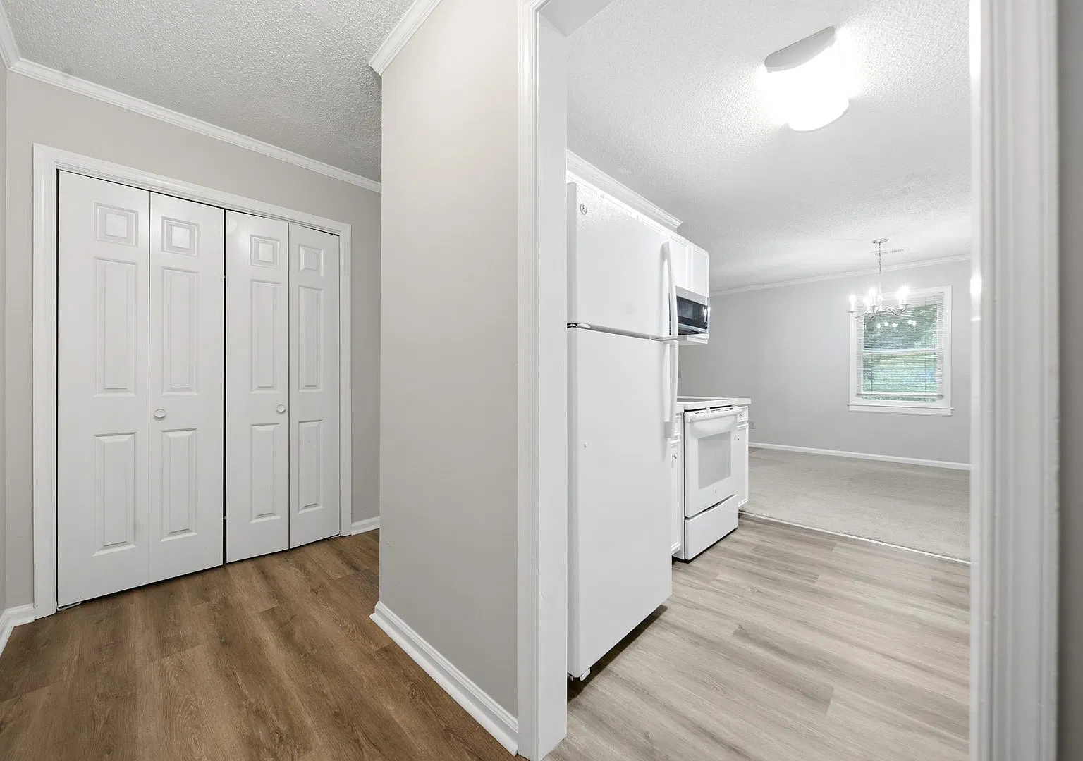 403 Wormwood Ln — Photo 1