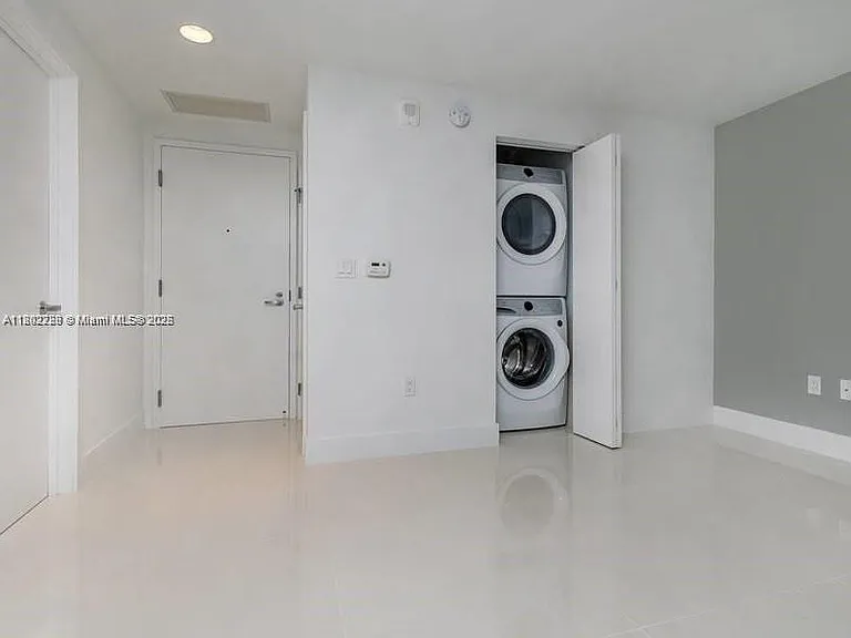 16385 Biscayne Blvd #2103 — Photo 21
