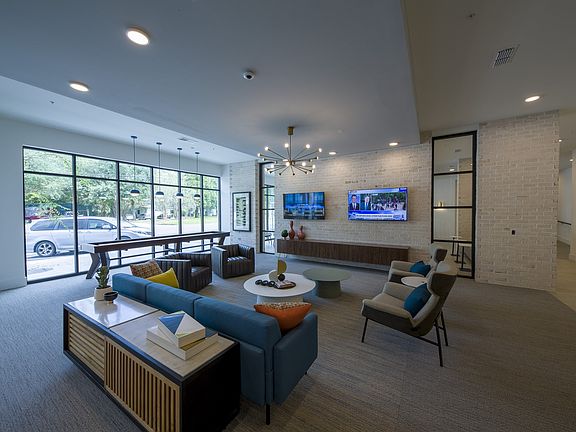 Lofts at Murray Hill Apartments |Resident Lounge