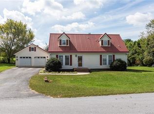 1 Countryside Dr, Hendersonville, NC 28792