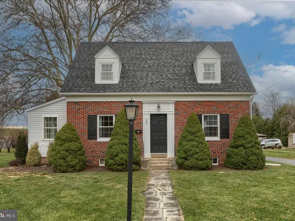 23 Main St, Stouchsburg, PA 19567