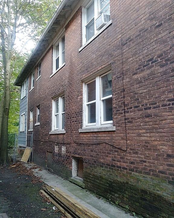 2nd image of 1933 W Bethune St