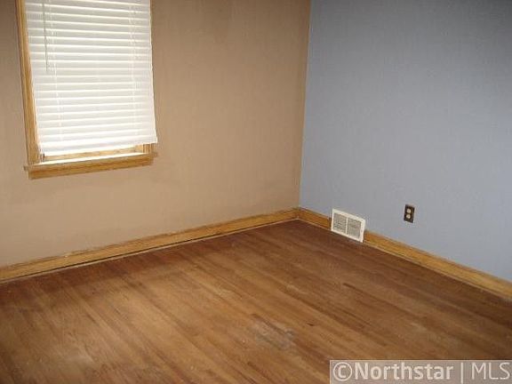 4th image of 505 Elm St N