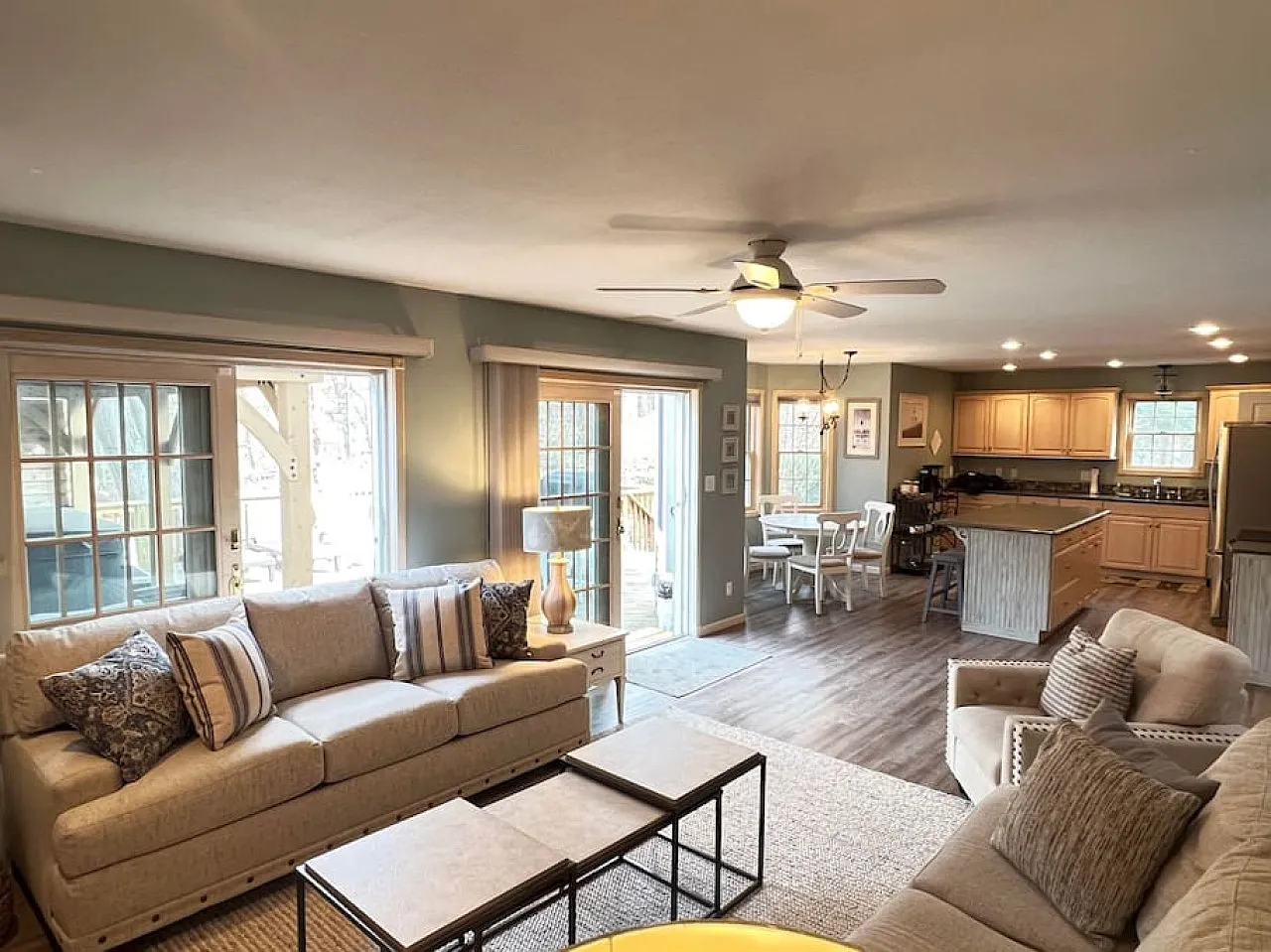 5 bed, 3.5 bath, 3229 sqft, $4,750 — Photo 4