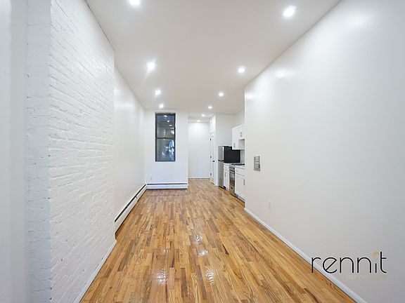 3rd image of 818 Marcy Ave APT 1C