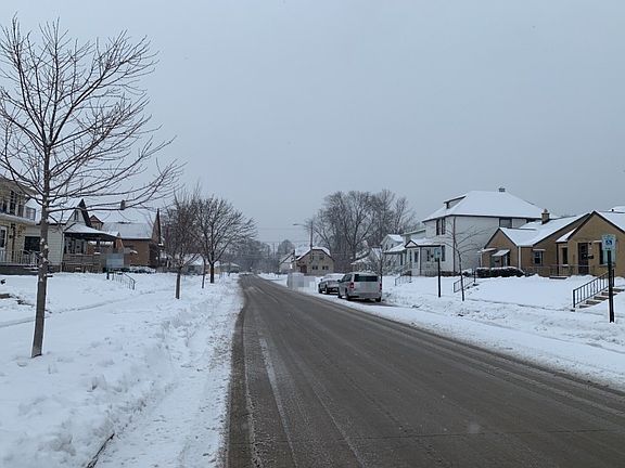 4th image of 3686 S Iowa Ave