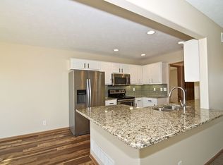 2605 Aberdeen Dr, Papillion, NE 68133