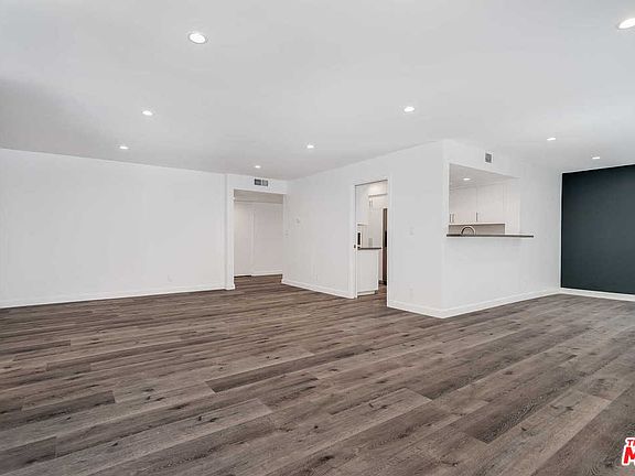 4th image of 6752 Hillpark Dr APT 203