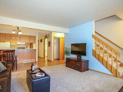 6949 Chester Dr APT F, Madison, WI, 53719