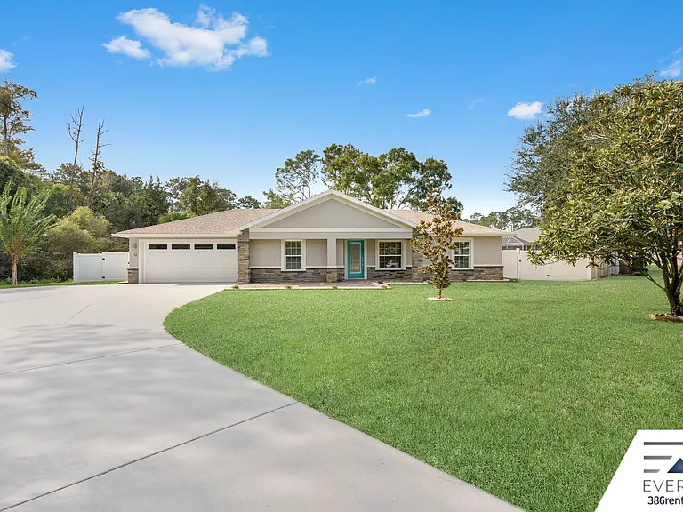 12 Walt Pl — Photo 5