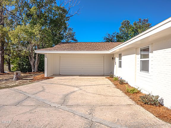 5th image of 946 Rosemont Dr