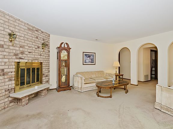 5th image of 15700 Foxbend Ct APT 2S