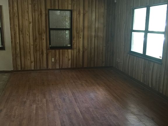 2nd image of 818 NE 13th Ave