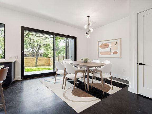 4th image of 2309 La Casa Dr #A