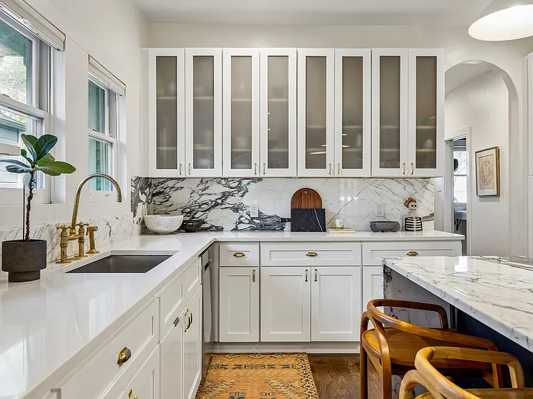 310 N Montclair Ave — Photo 14