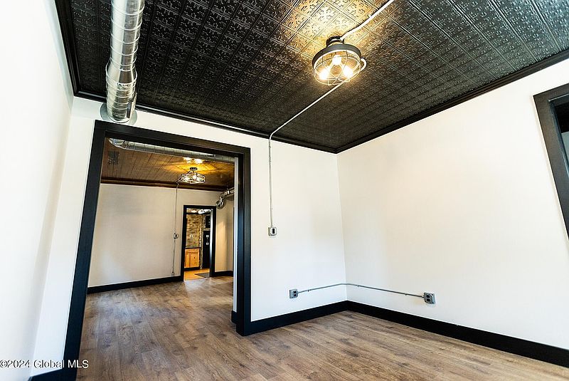 3rd image of 130 George Street