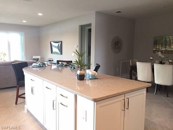 4th image of 10601 Jackson Square Dr