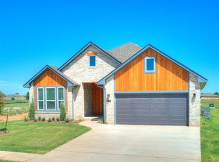 7712 Woods Edge Way, Yukon, OK 73099