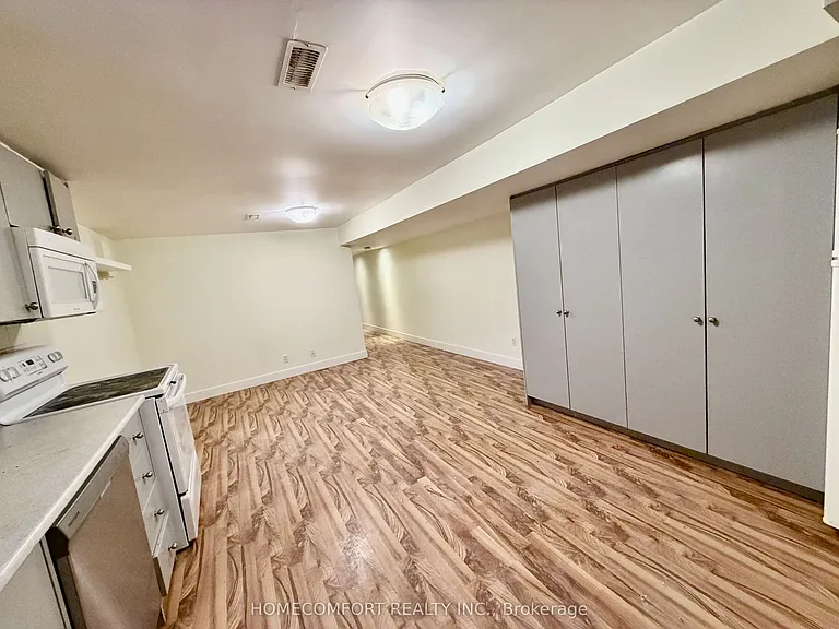 178 Rosemount Ave #LOWER — Photo 4
