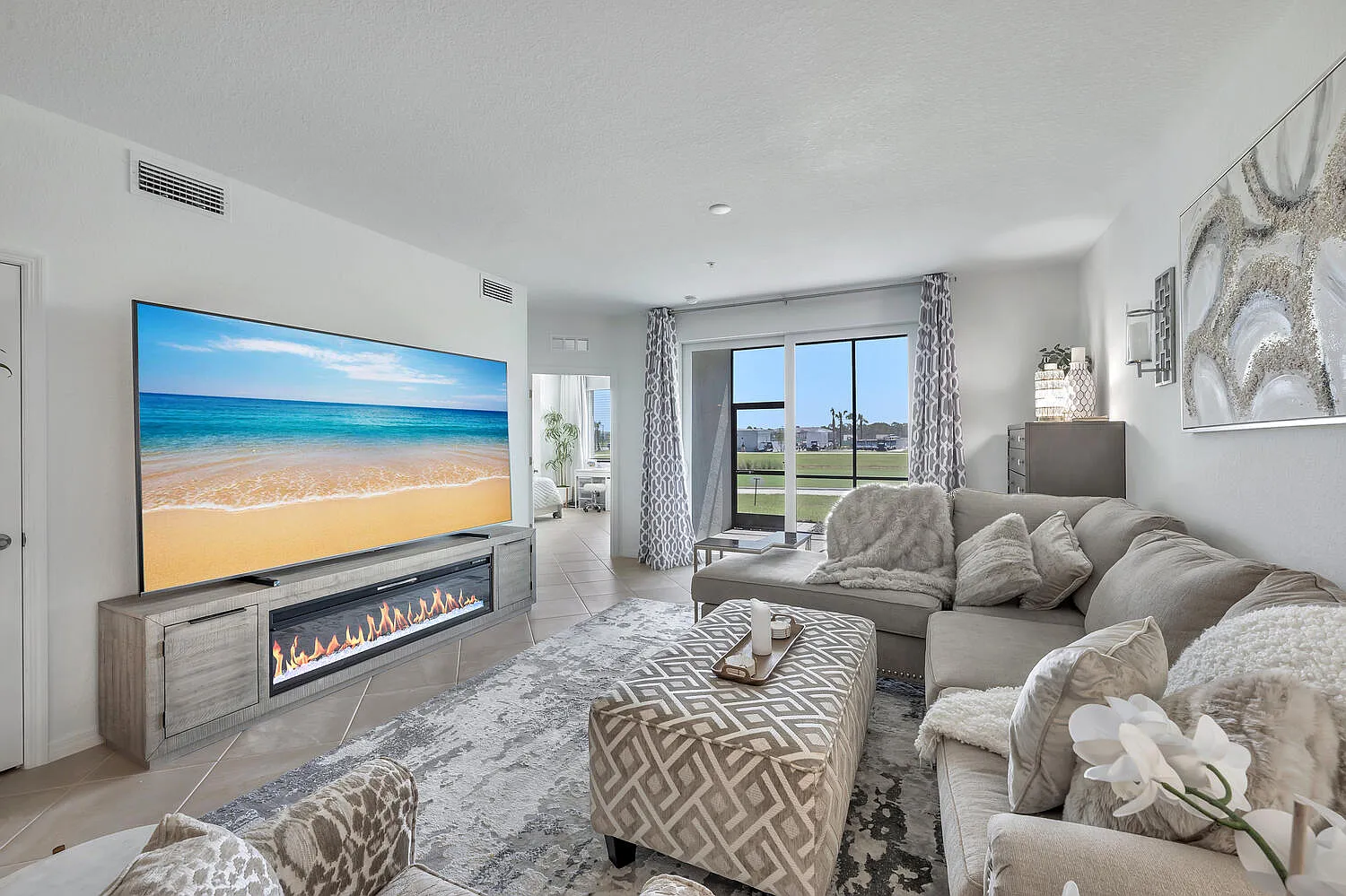 2 bed, 1569 sqft, $2,400 — Photo 1
