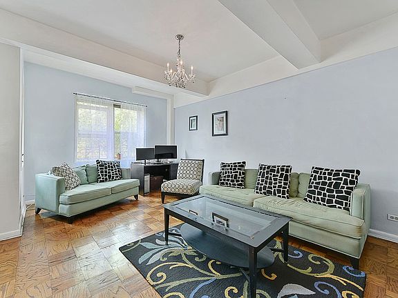 4th image of 3901 Independence Ave APT 1G
