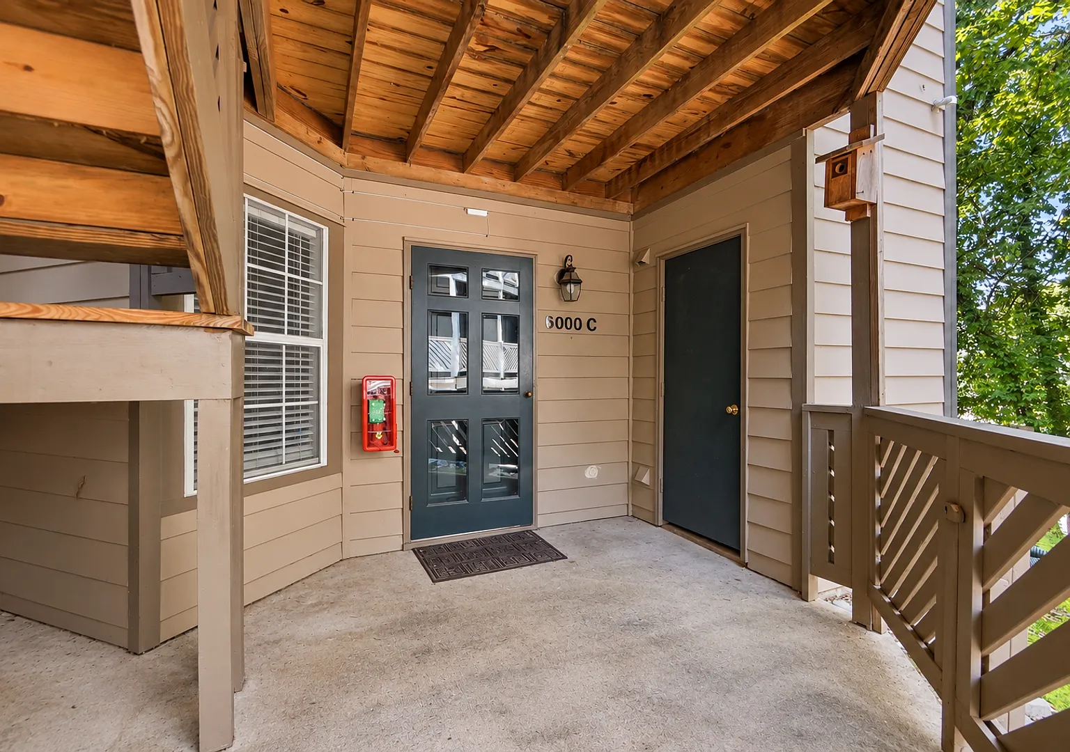 2-Bedroom Condo on the Sugar Creek Greenway! — Photo 2