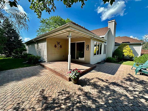 4th image of 3325 E Summerfield Dr