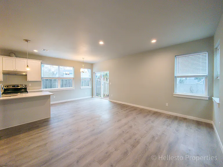 2530 SW Coho St — Photo 5