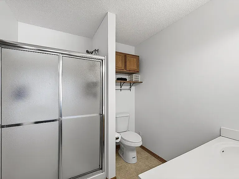 943 Serenity Cir — Photo 15