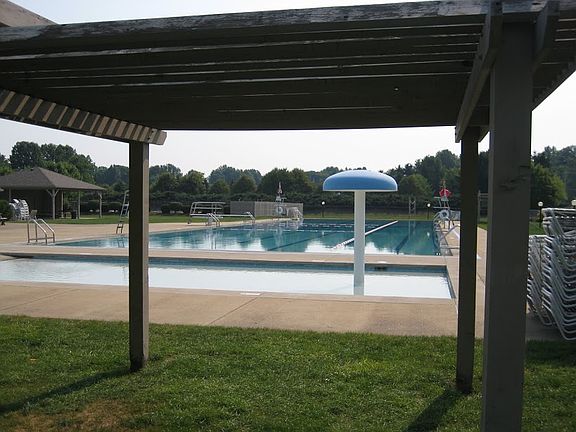 4th image of 9854 Pebble Brook Ln