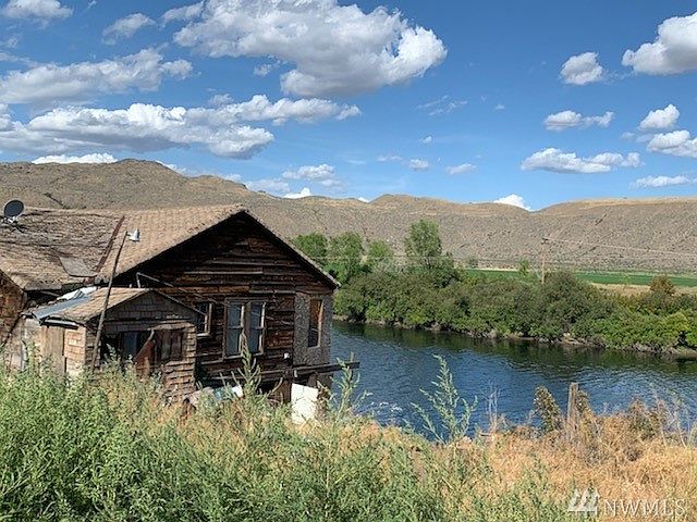 2nd image of 608 Monse River Rd