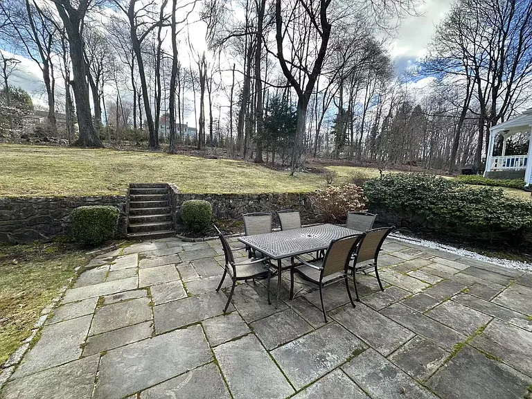 37 Washburn Ave — Photo 24
