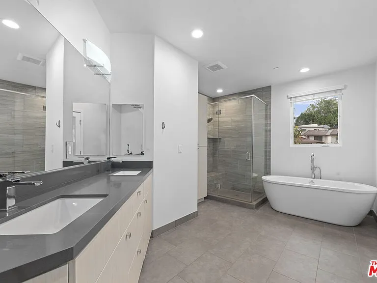 11912 Laurelwood Dr #201 — Photo 23