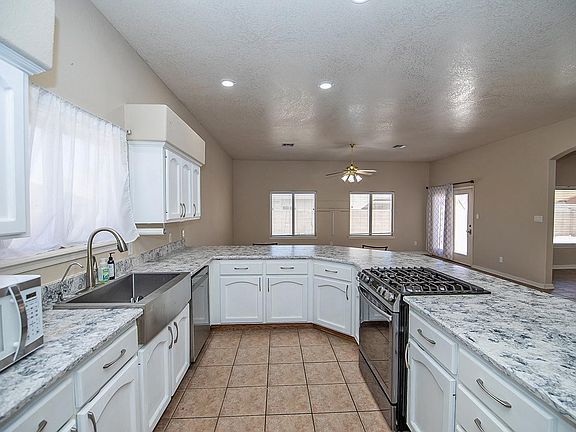 5th image of 10604 E 38th St