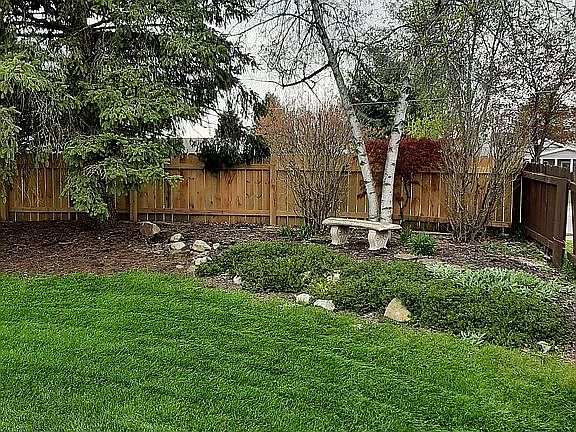 4th image of 5616 Columbine Ln