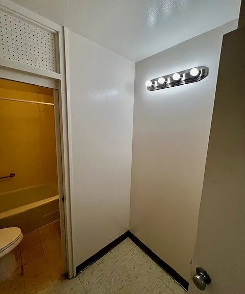 STUDIO BATHROOM ENTRANCE