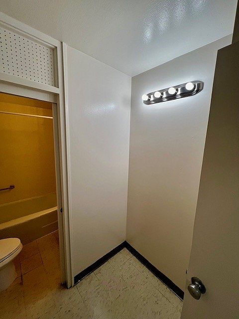 STUDIO BATHROOM ENTRANCE