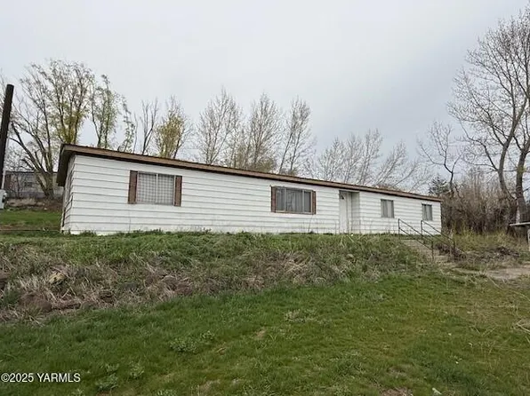 8923 Naches Heights Rd, Cowiche, WA 98923