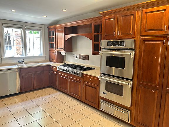 2nd image of 439 E Hillvale Turn #439