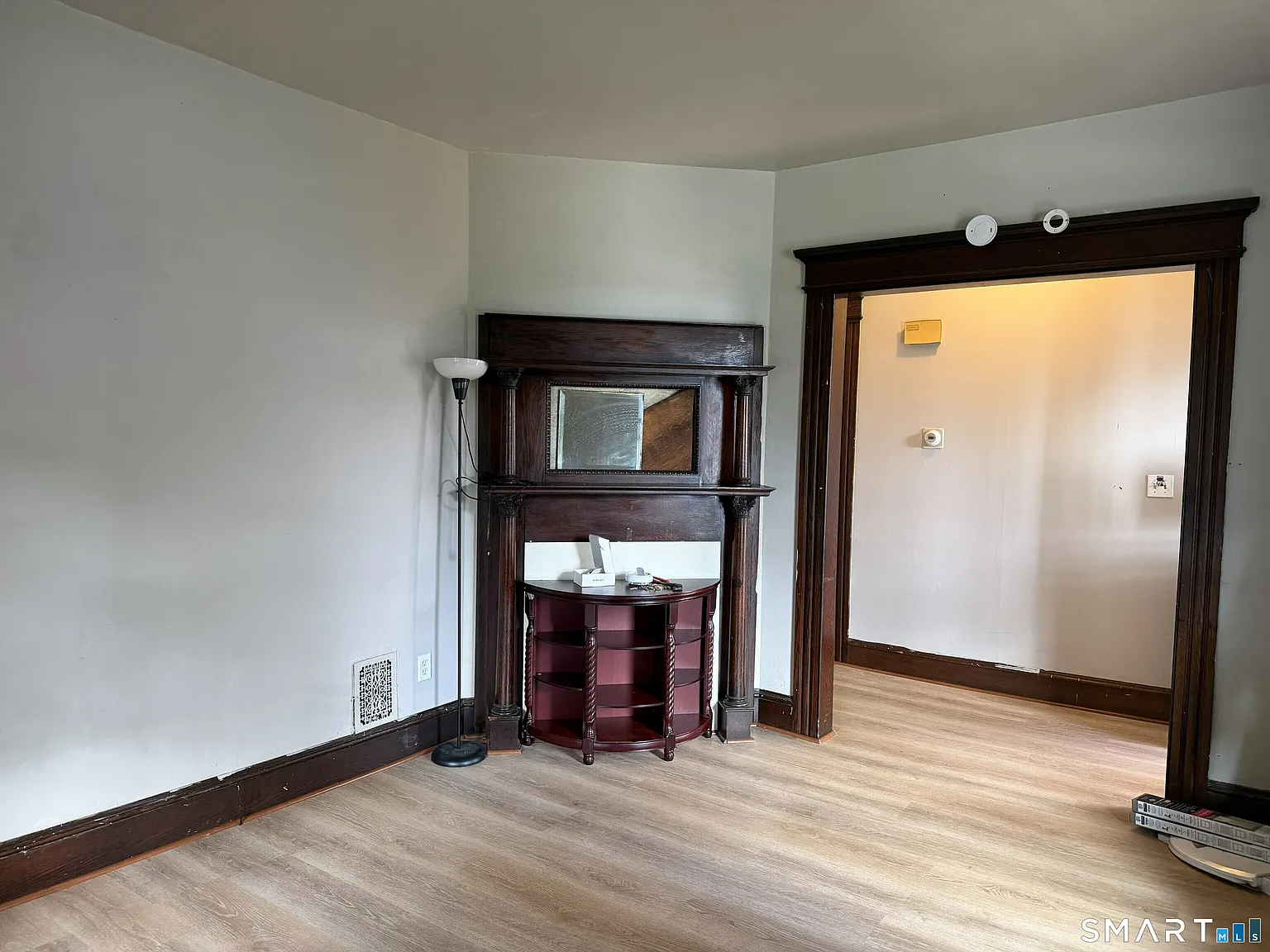 1 bed, 1.0 bath, 2932 sqft, $1,350 — Photo 2