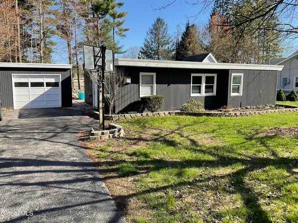 2940 W Lydius Street, Schenectady, NY 12303