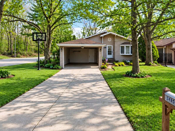 2476 Buttonwood Ct, Florissant, MO 63031