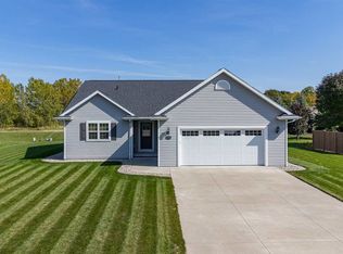 N7926 Ridgeview Ct, Sherwood, WI 54169