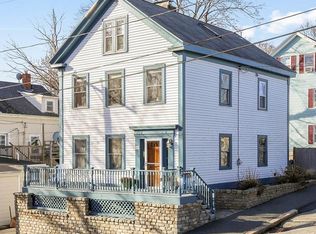 28 Grove St, Salem, MA 01970