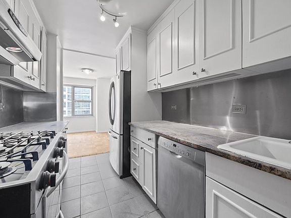 5th image of 360 E 72nd St APT A1101