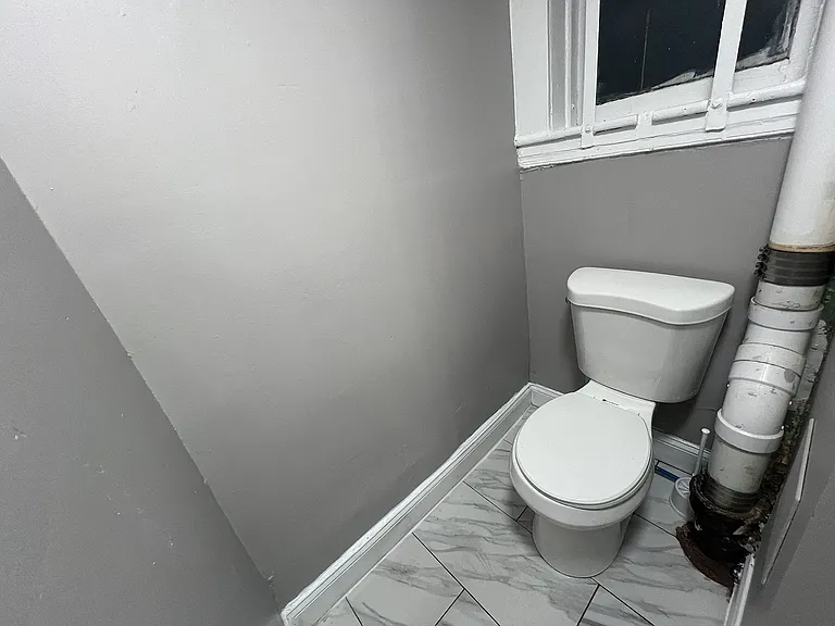 105 Lawrence St #4 — Photo 8