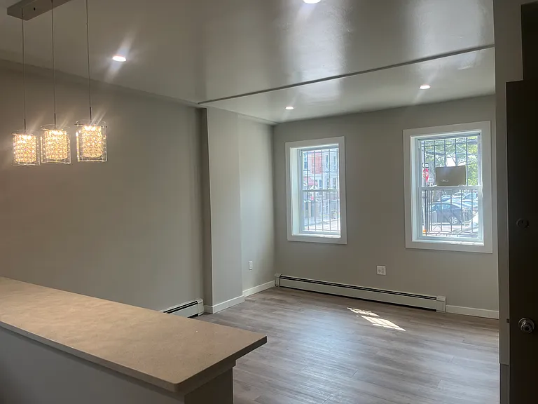 1019 Sutter Ave #1 — Photo 4