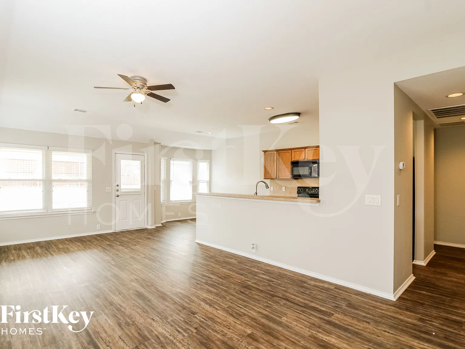 3 bed, 2.0 bath, 1395 sqft, $2,275 — Photo 3